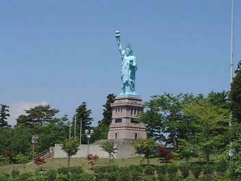 Momoishi Statue of Liberty