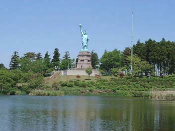 Statue of Liberty Park in Momoishi